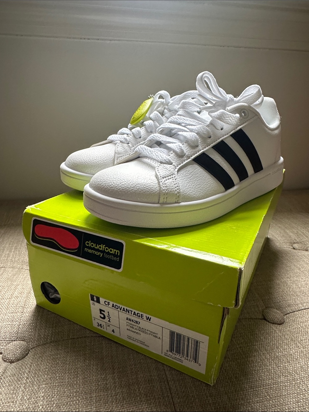 *NWT* Adidas Cloudfoam Advantage Sneakers White w/Black stripes